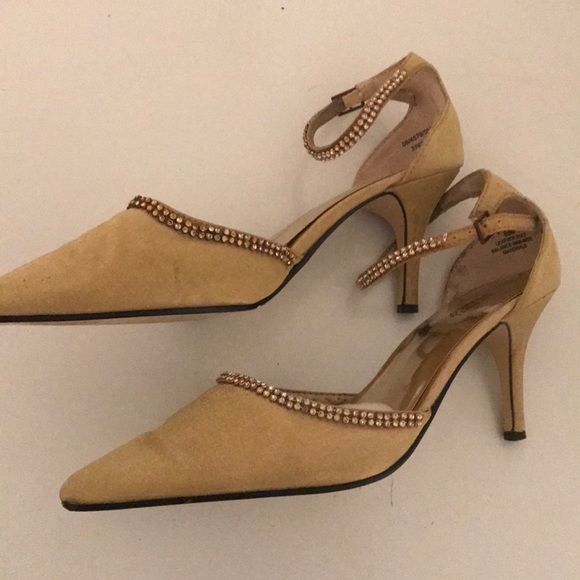 Shoes - Picture 3 of 4